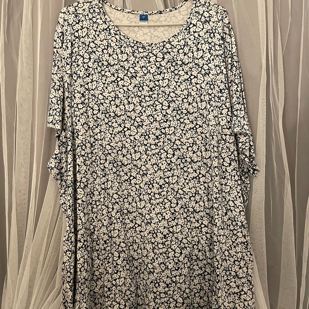 Old Navy Navy Blue and White Floral Tunic Top